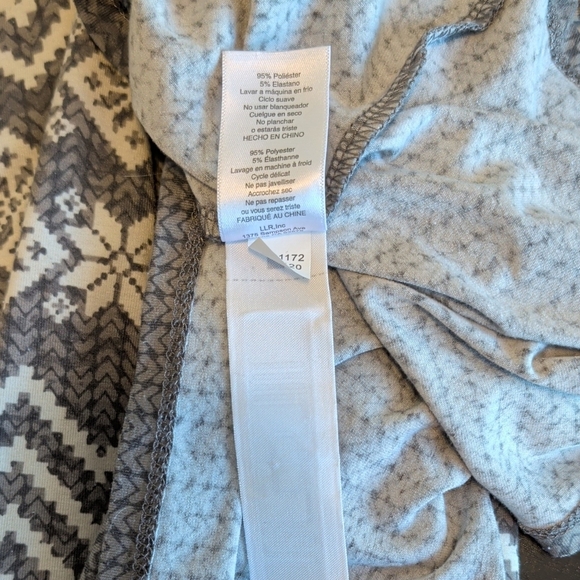 LuLaRoe Gray and White Long Sleeve Top Size XL - Picture 5 of 5